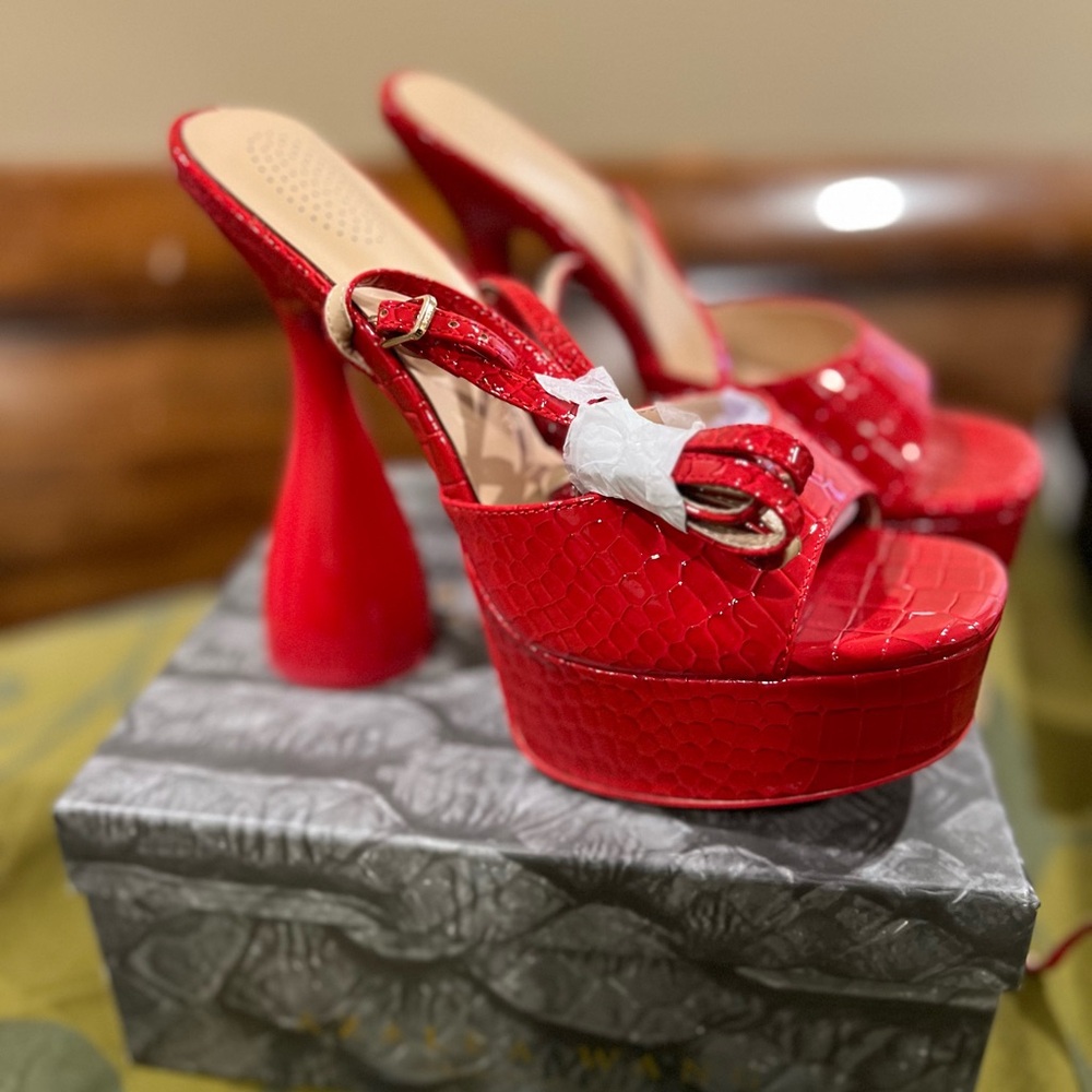 Red Pumps - Picture 2 of 5